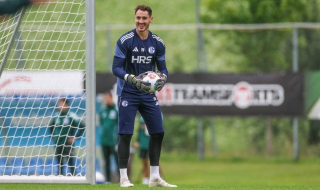 德甲球队沙尔克04备战新赛季
        
    德甲球队沙尔克04备战新赛季