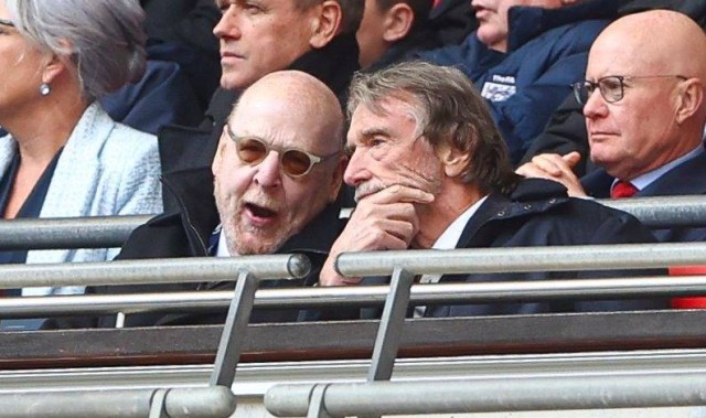 TA：1000多名曼联员工和家属欧联决赛中对拉爵和格雷泽发出嘘声