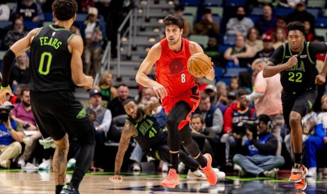 杨瀚森面部挫伤休战 开拓者不敌鹈鹕遭遇3连败