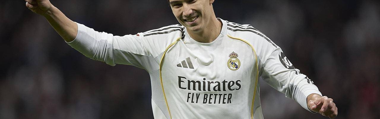 随着皇马4-1，比利亚雷亚尔1-2，西甲最新积分榜出炉：巴萨丢榜首