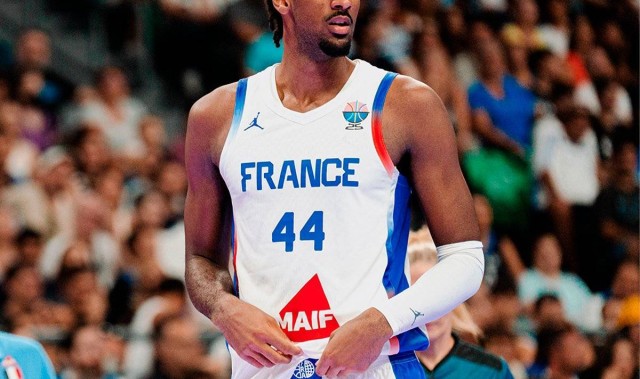 法国内线萨尔因小腿拉伤 将缺席欧洲杯剩余比赛