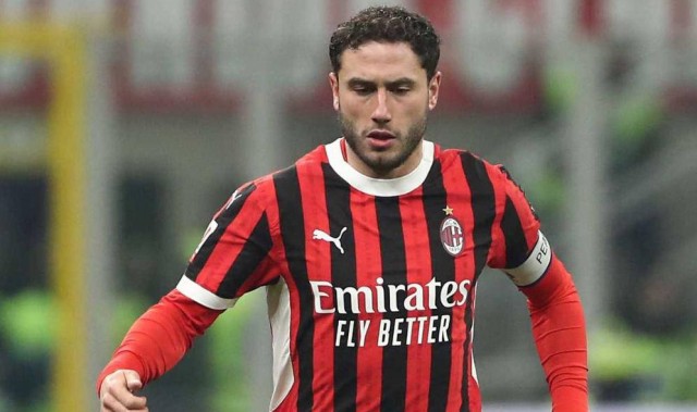 AC米兰右后卫调整引援策略，法甲悍将面临价高难以谈判