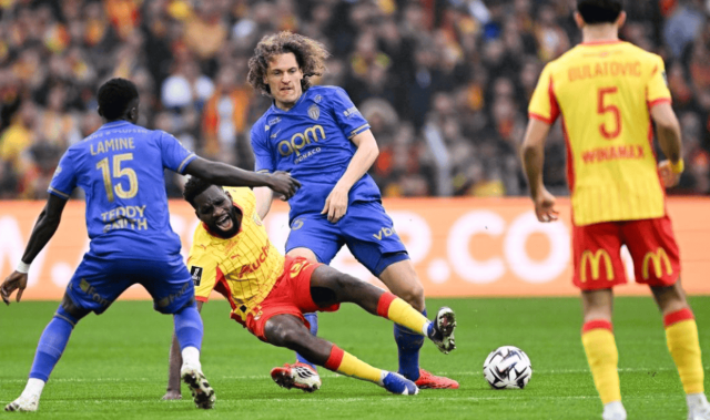 神剧情！2-0到2-3，法甲领头羊耻辱一战，连丢3球意外崩盘