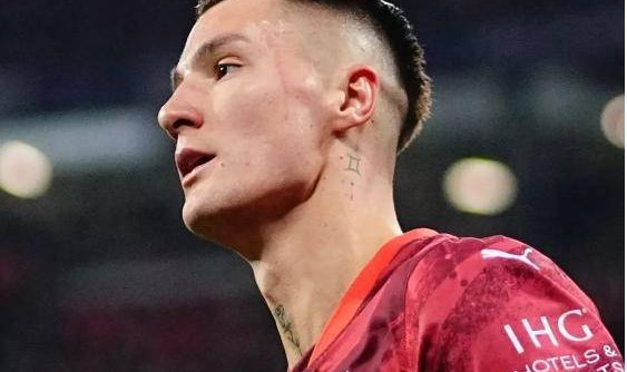 22岁德甲妖锋横空出世看不上沙特土豪转会费1亿欧两大豪门疯抢