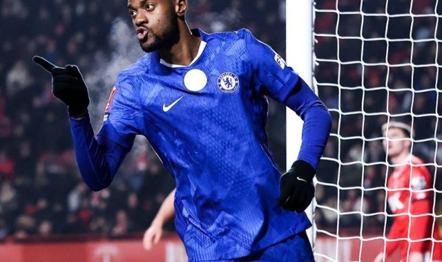 狂轰5球+终结5场不胜！切尔西新帅首秀大胜，将对决阿森纳