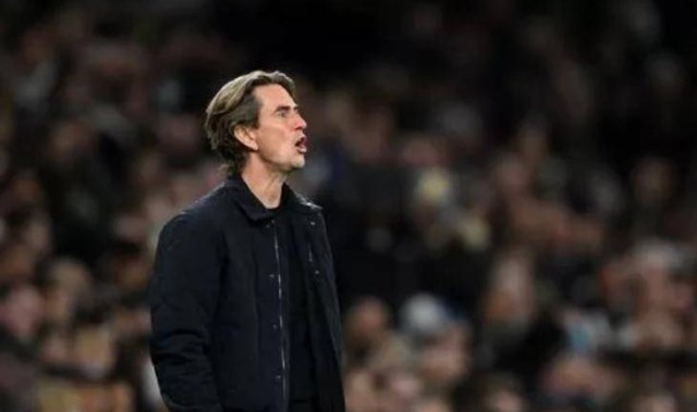 被坑了？热刺高价买下20岁射手，两次错失绝佳机会让球迷极其不满