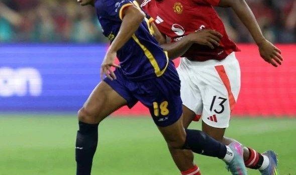 没想到！曼联比国足还早输给缅甸，72550名观众见证！