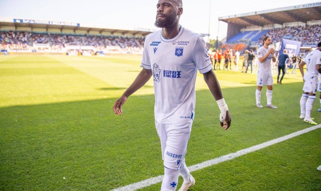 3-1，法甲第15掀翻法甲第7，法甲4冠王迎首胜，22岁卢谢2妙传