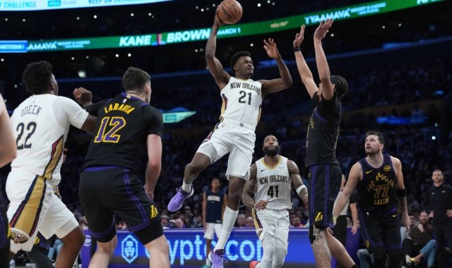 东契奇27+10+8詹姆斯21分 湖人胜鹈鹕