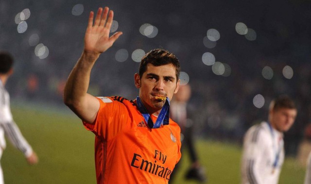 梅西领衔！人工智能评选欧冠历史最佳阵容，巴萨三人入选，左边锋名额无争议