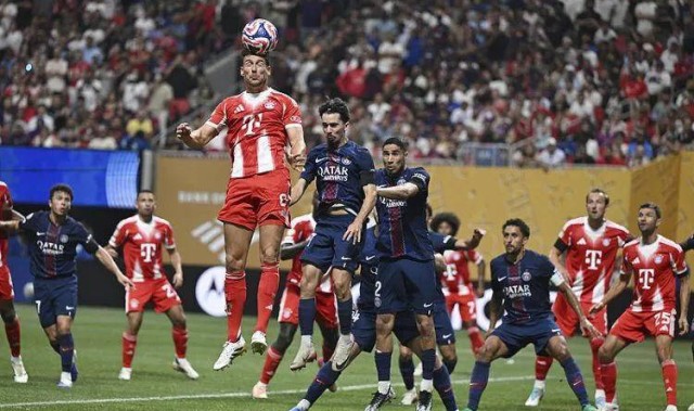 近一年与巴黎交手至少两次的球队中，唯一让巴黎吃亏的是谁？