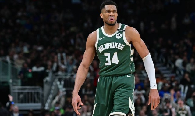 字母哥因新冠缺席媒体日 线上形式接受采访