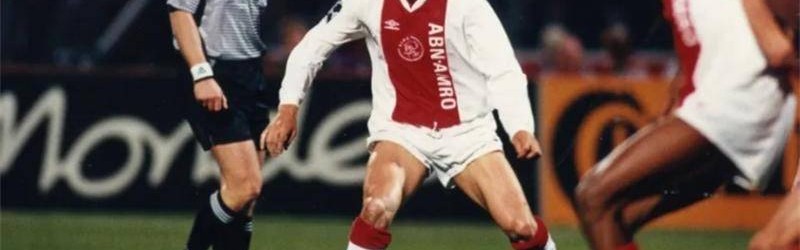 先被博格坎普压制，后跟里瓦尔多竞争，欧冠金靴不擅长做转会选择