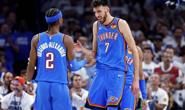 总决赛G1先发：步行者不变 雷霆拿下哈腾改打小阵容