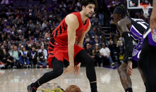 杨翰森2分1助 阿夫迪亚30+8+8开拓者胜国王