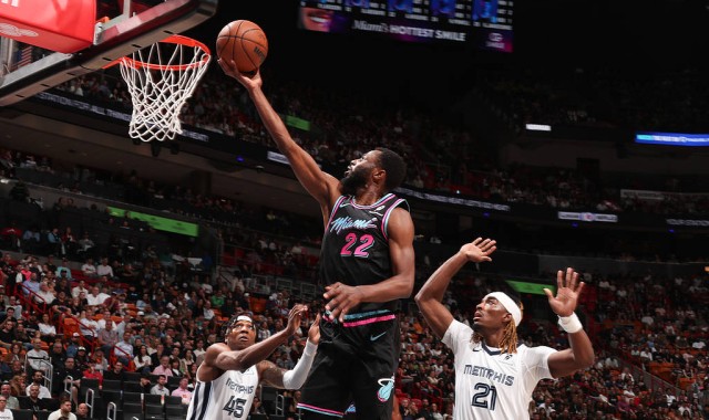 维金斯28分鲍威尔25分 热火击败灰熊3连胜