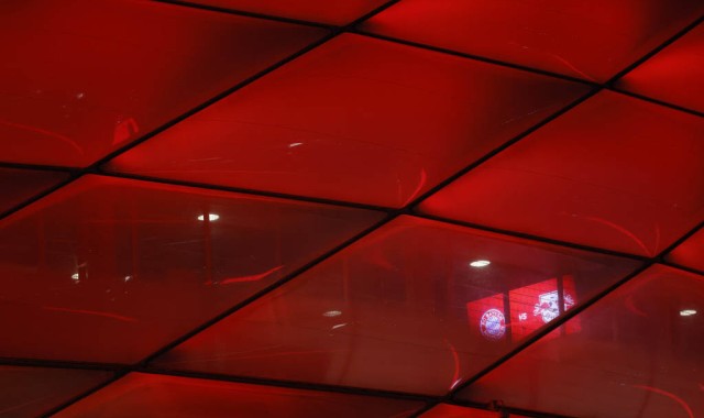 拜仁三叉戟狂飙：凯恩、迪亚斯与奥利塞联手轰进53球，德甲最强锋线？