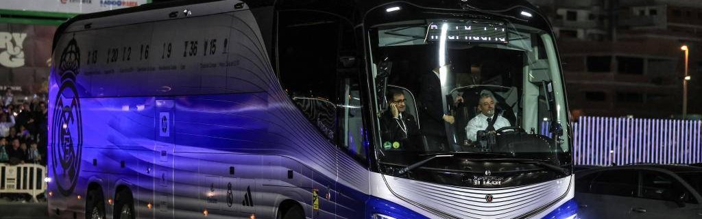 埃尔切对阵吉罗纳：西甲激战，实时更新与精彩瞬间