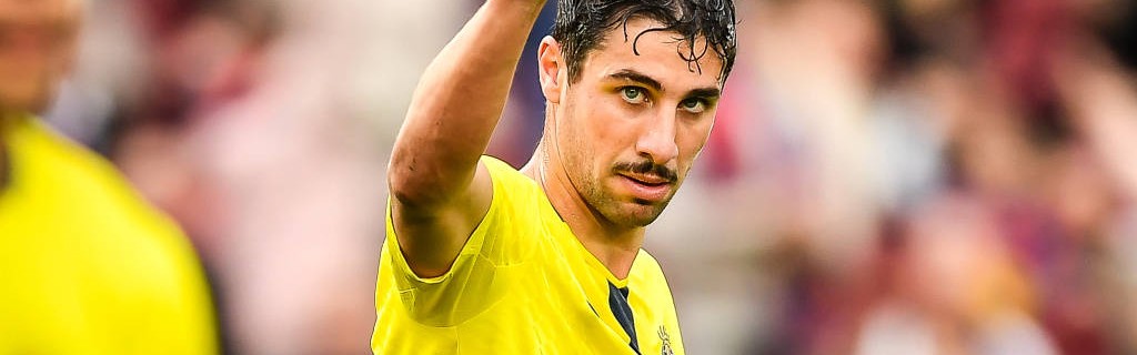 欧冠神迹！37岁莱万双响创两大历史纪录：征服41队，淘汰赛进球超本泽马！