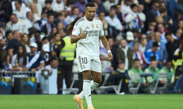 比赛日：红点+冲突皇马KO巴萨 利物浦4连败积分不如曼联